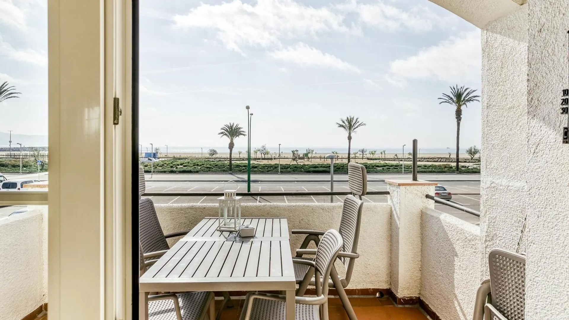 Art- Apartamentos Revilla Tacke B Эмпуриабрава 0*,